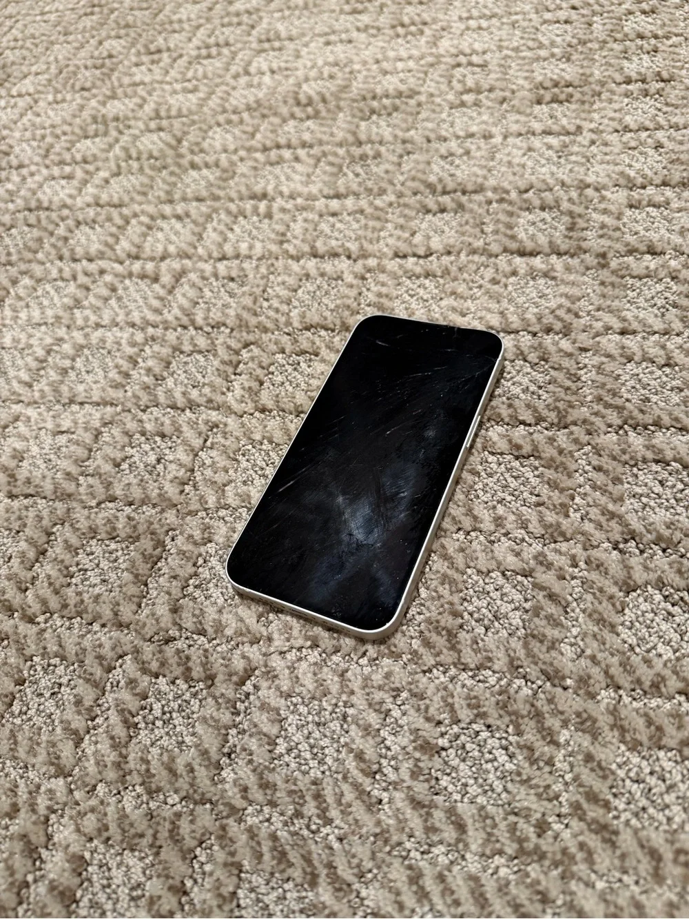 Apple iPhone 13 128GB Unlocked - Cracked Screen - Fully Functional